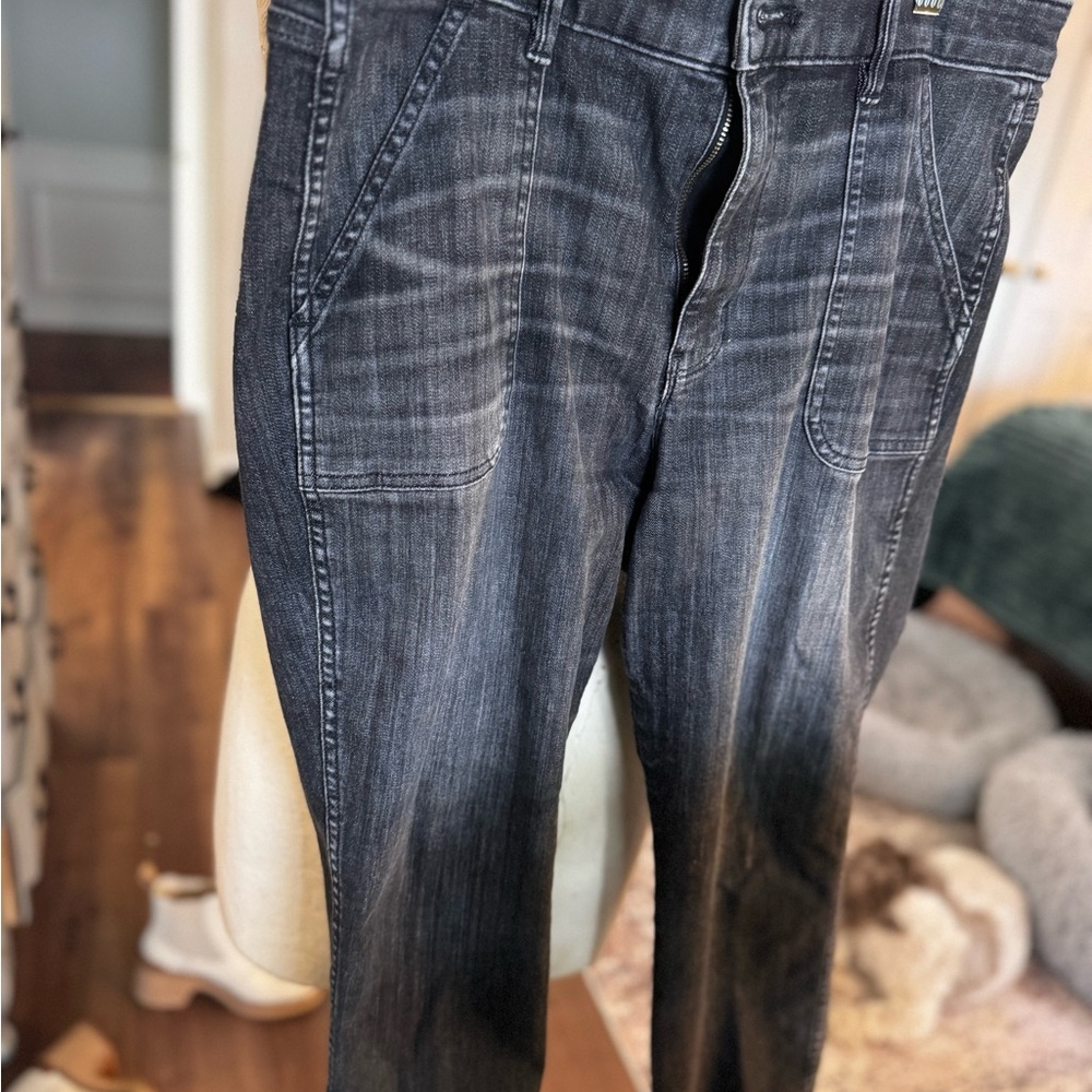 Stylish Women's Black Washed Cropped Pants